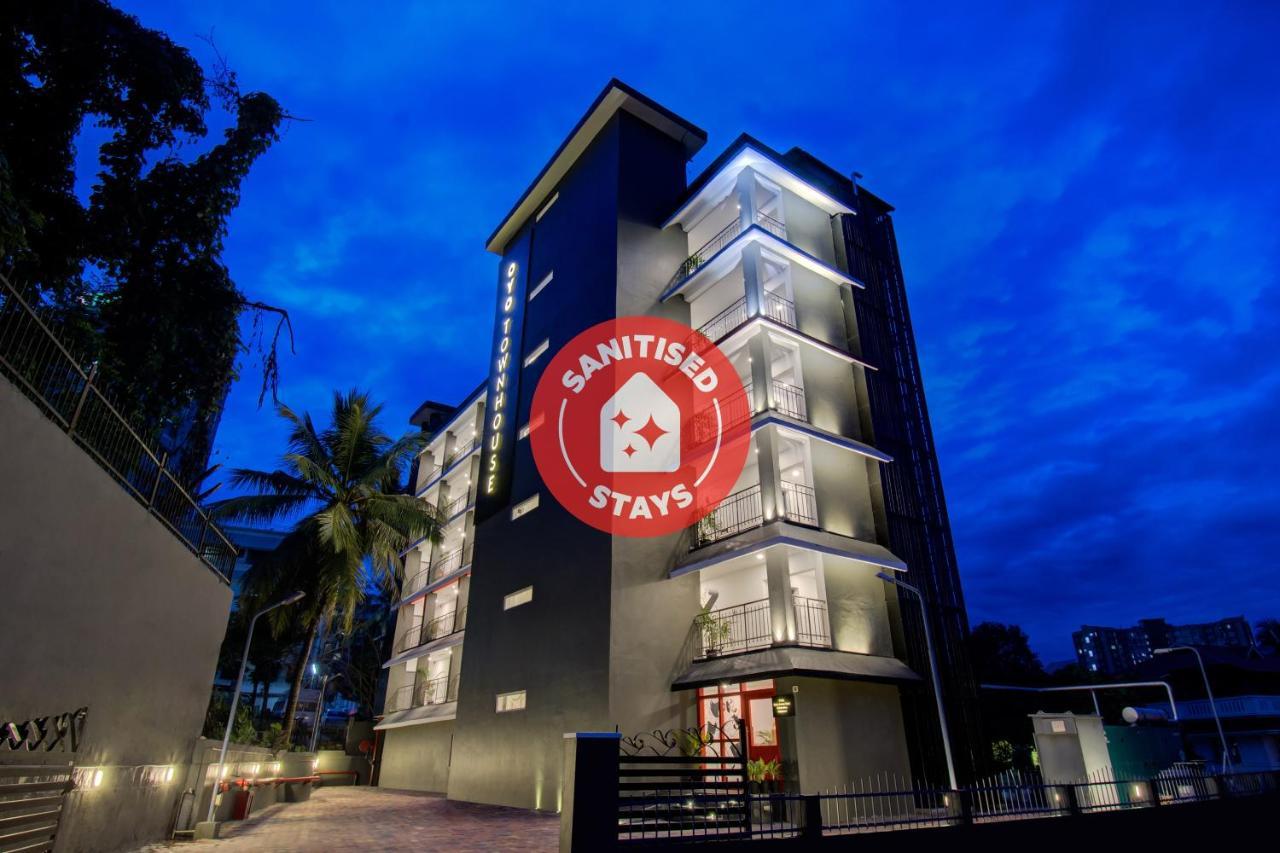 Отель Oyo Townhouse 061 Gcda Kakkanad Signal Коччи Экстерьер фото